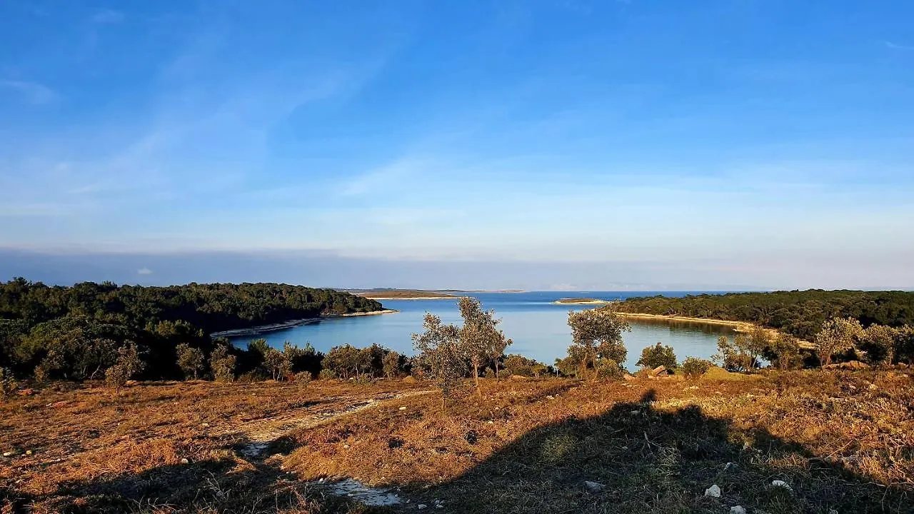 La Mora Daire Pula